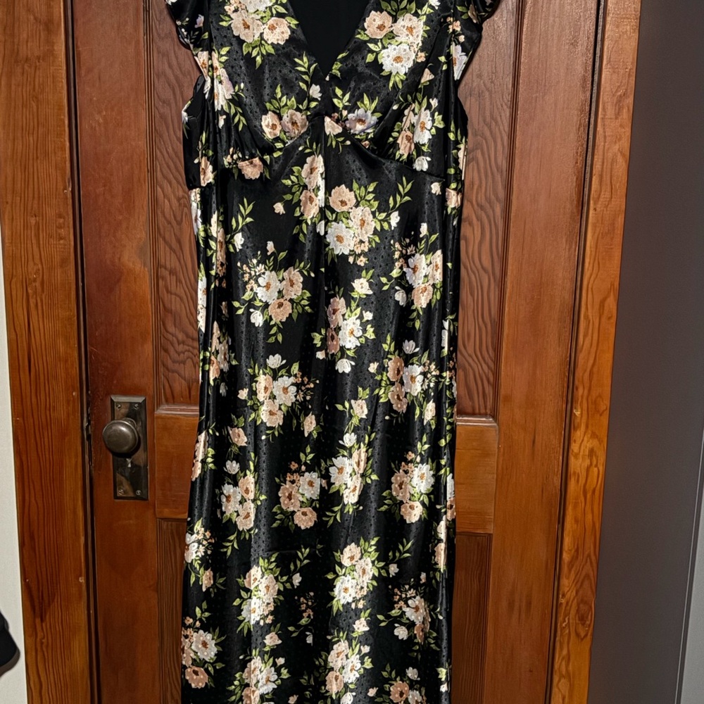 Old Navy Flutter Sleeve Floral Satin Maxi Dress